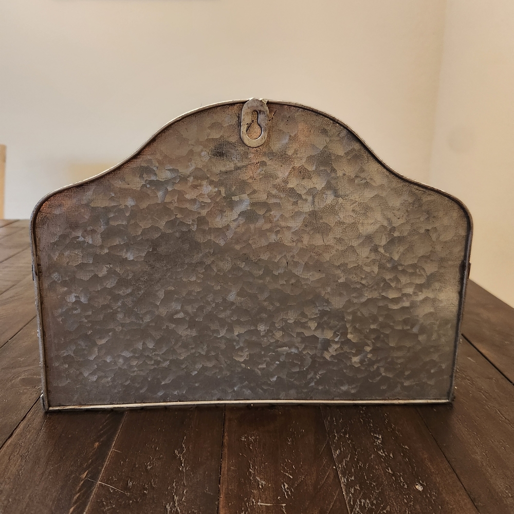 Rustic Farmhouse Wall Decor "Farm Fresh Milk" Metal Basket - Picture 3 of 5